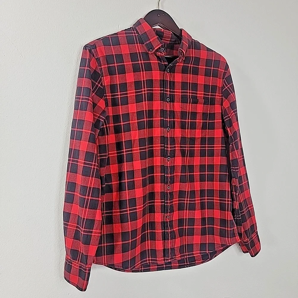 Banana Republic Luxe Flannel Shirt Men’s Medium Red Black Plaid 100%‎ Cotton